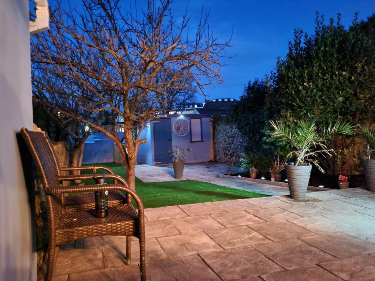 Lobster Cottage - Stylish 3 Bedroom Cottage In Heart Of Tenby Town, Pembrokeshire Dış mekan fotoğraf